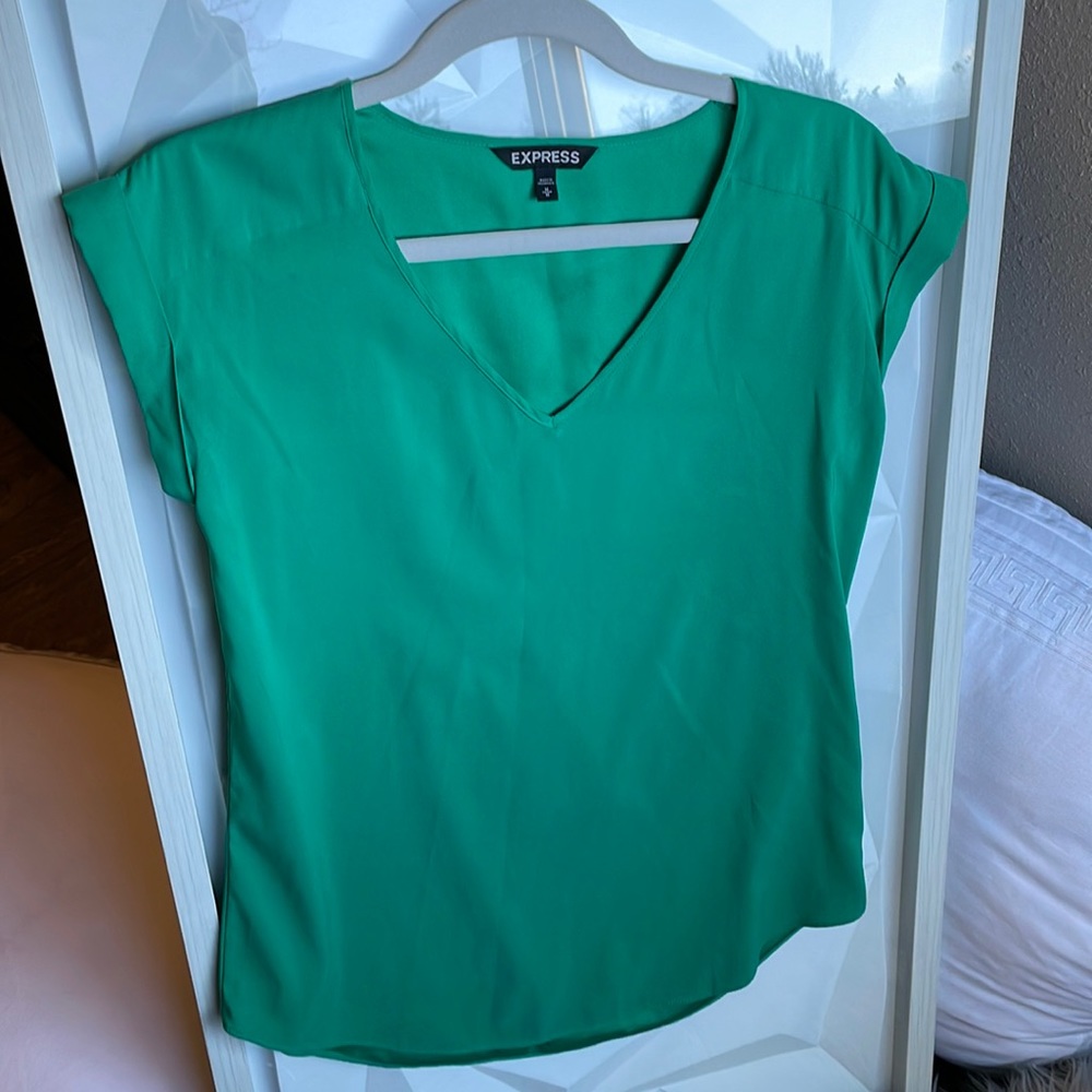 Green blouse 🍀